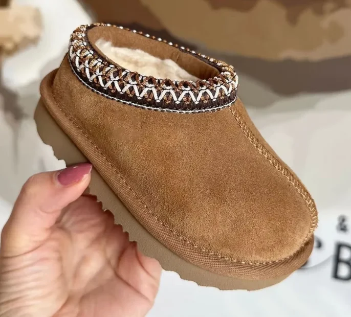 Classic Sheepskin Suede Leather Winter New Exquisite Fashion Non-Slip Lady Outdoor Shoes