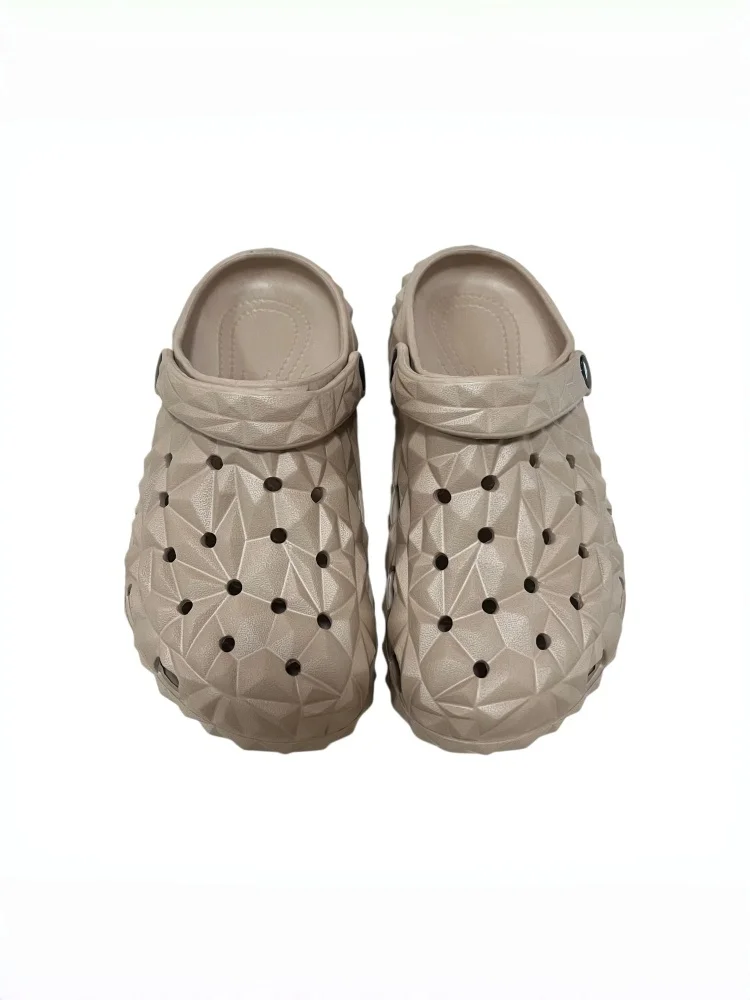 Herren-Sandalen mit Perforation, bequem, leicht, rutschfeste Gartenschuhe, vielseitige Badeschuhe für alle Jahreszeiten. – Detail 2