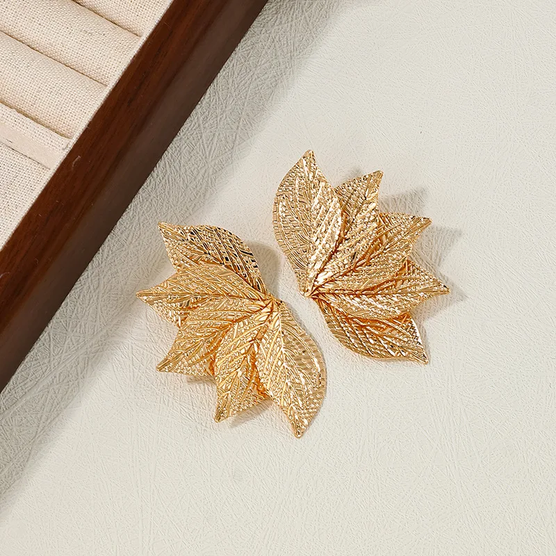 Fashion Fan-shaped Earring for Women Girls Luxury Temperament Leaf Metal Earring