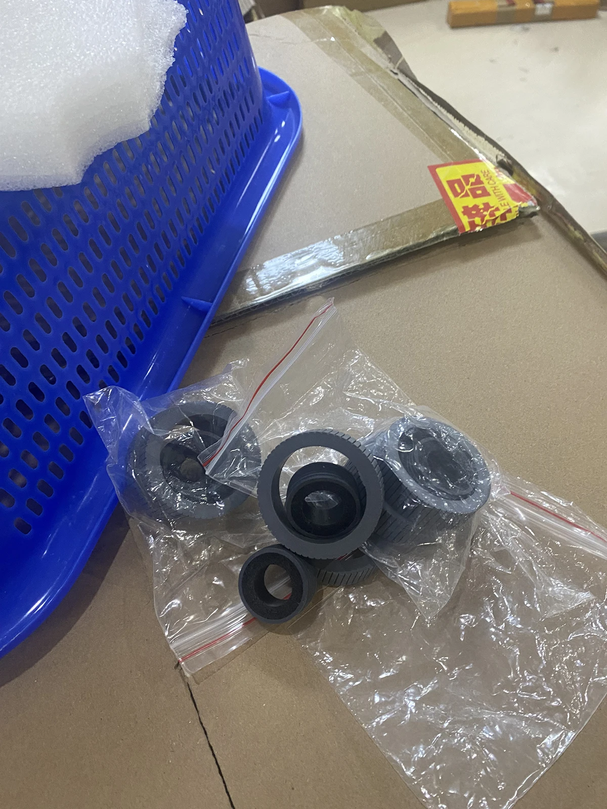 

1X B12B819031 Комплект ролика в сборе, шина для EPSON ES-400 ES-500 ES-865 DS-530 DS-570 DS-575 DS-770 DS-780 DS-870 DS-970 FF-680W