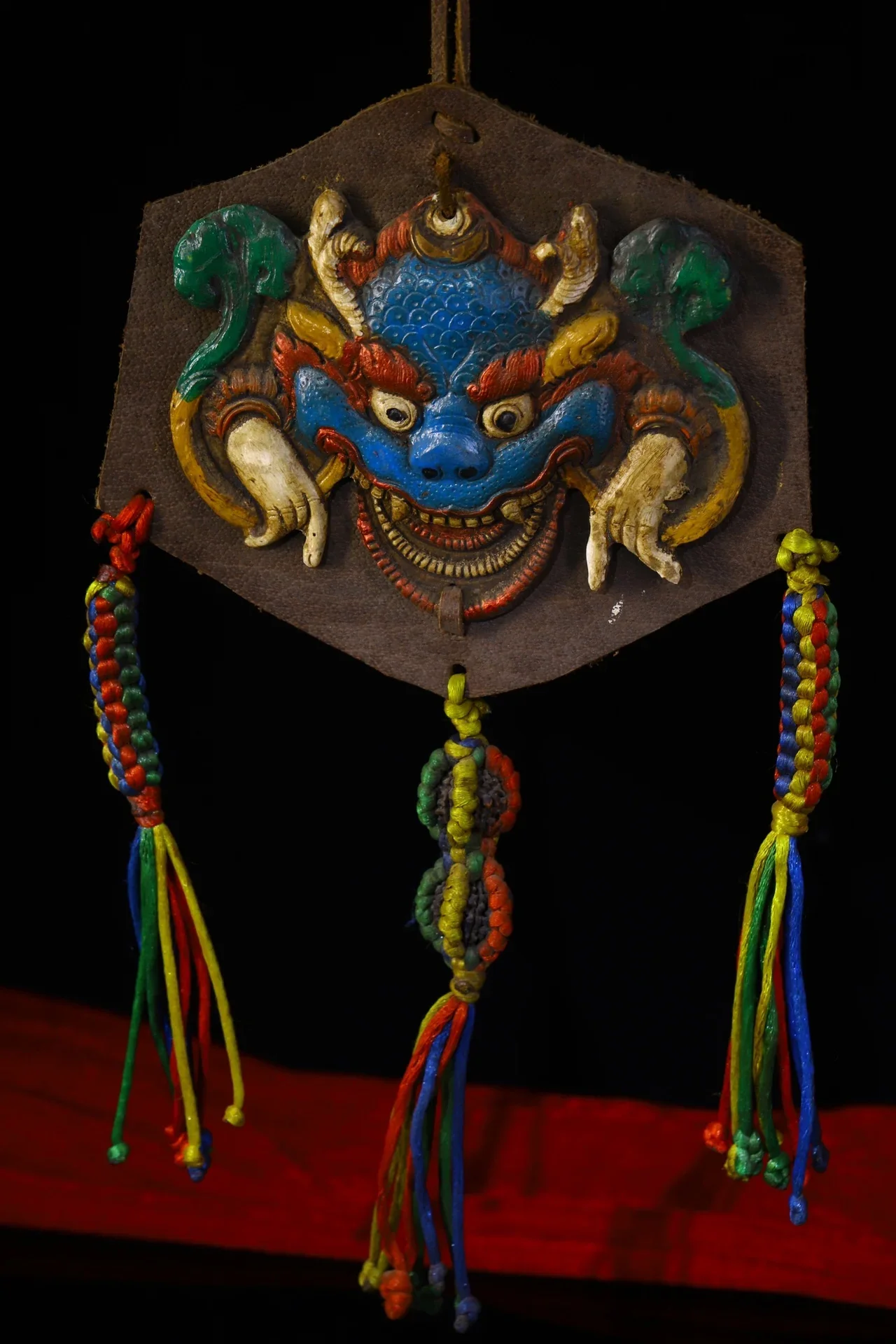15”Xizang Folk Old Cowhide Cinnabar Painted Dragon Head Statue Thangka Hanging screen Pendant Amulet Town House