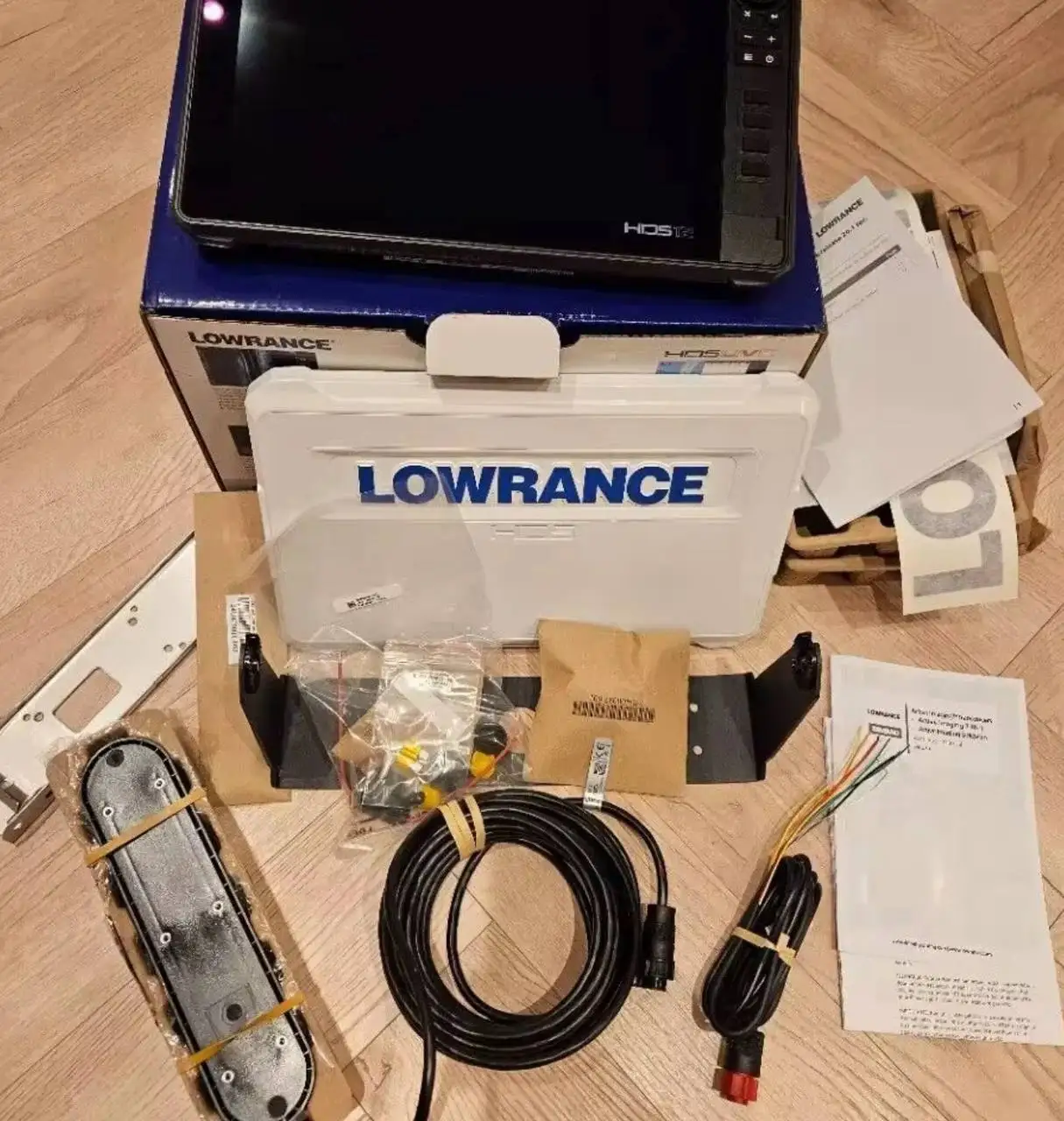 

HOT DEAL HDS-12 Live Fish Finder with Active Imaging 3-in-1