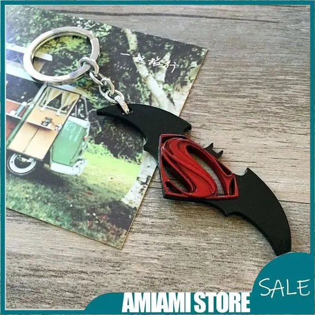 

Брелок-подвеска Бэтмен: киноперсонаж супергероя, украшение для ключей от машины, сумок, подарок, сувенир, косплей