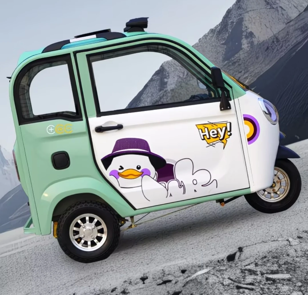 Fresh Designs 2-Door Closed 3-Passenger High-Capacity Freight Electric Tricycle 1500W 90km Range for Elderly