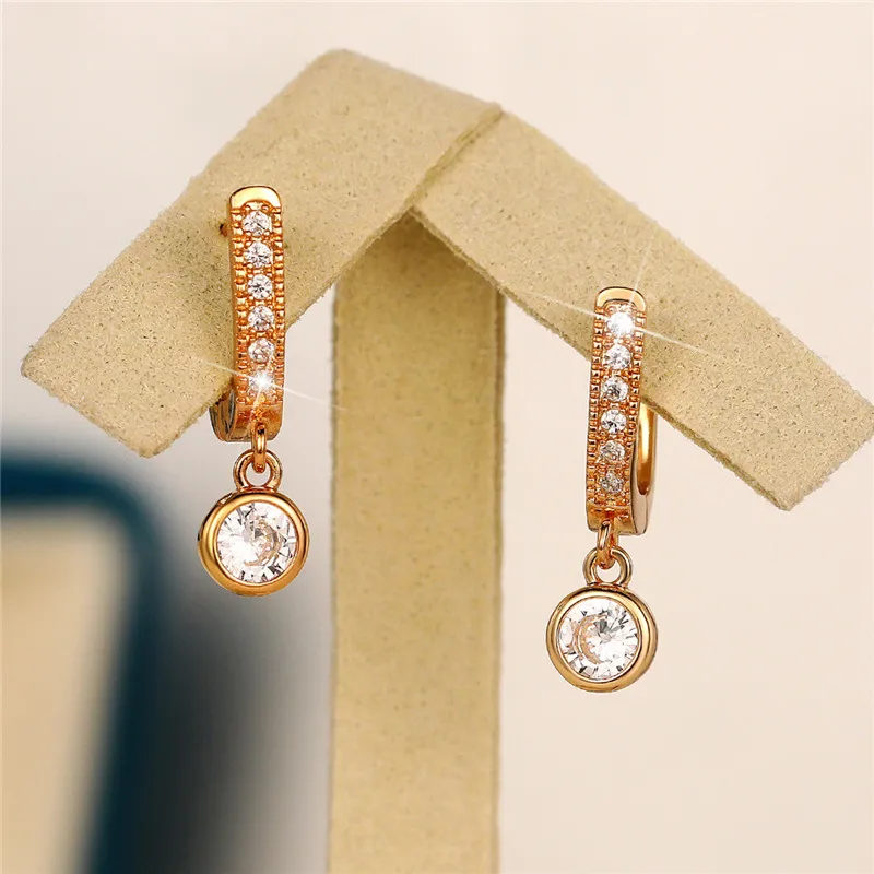 Huitan Temperament Sweet Ohrringe für Damen, Herz-/Blumen-Hängeohrringe, modischer, vielseitiger Schmuck mit brillantem CZ-Stein