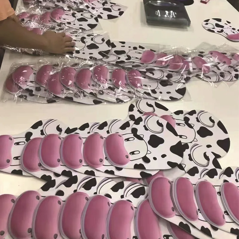 1pc Cow Pattern Memory Soft Silicone Wrist Rest Mousepad Cartoon Design Smooth Surface Non-Slip Computer Accessories