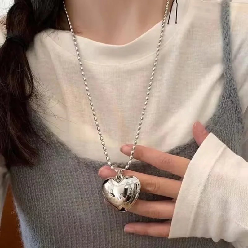 Y2K Silver Color Love Heart Pendant Necklace For Women Simple Metal Long Round Bead Sweater Chain Necklace Aesthetic Jewelry