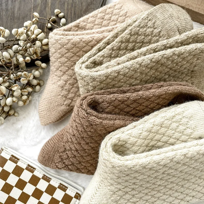 

1 pairs thickened terry mid-calf socks for autumn and winter ,unisex,solid color and simple design,suitable for commuting