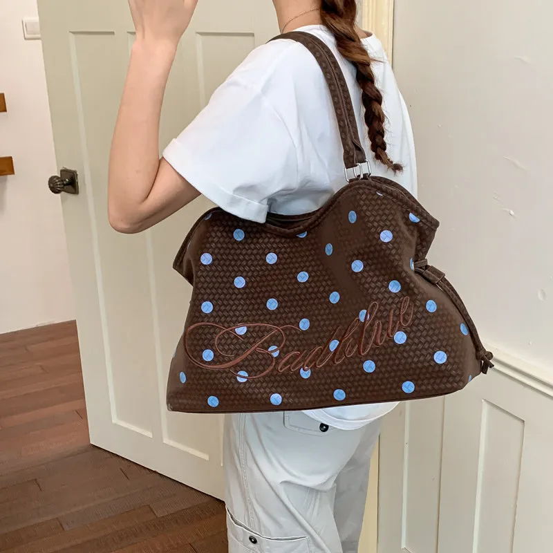Korean-style polka dot woven tote bag for women2026New large-capacity lightweight commuter shoulder bag, versatile handbag