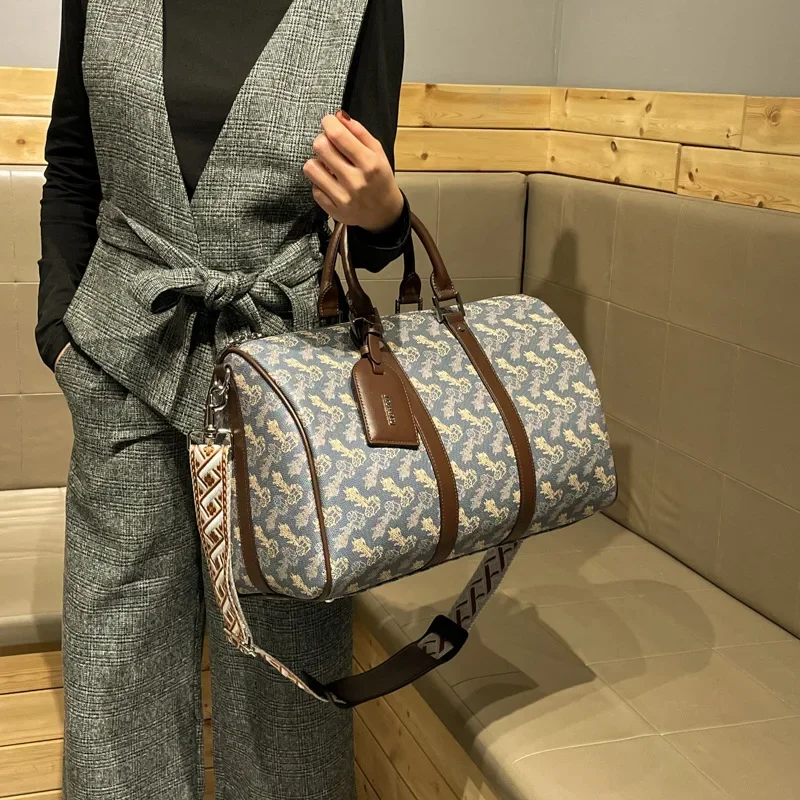 Stylish Designer Commuter Tote Diaper Bag For Women Luxury Leather Large Capacity Elegant Crossbody Handbag For Work And Play