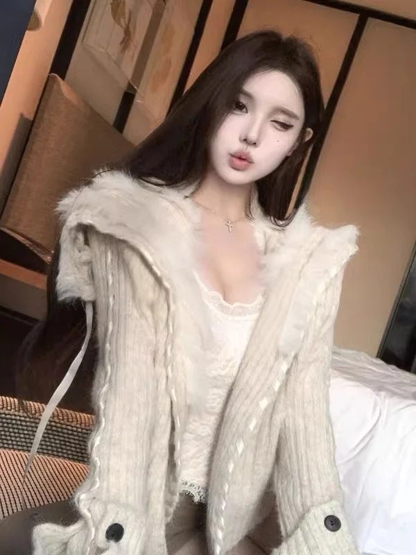 

Warm Wind Super Beautiful Large Collar Loose Sweater Coat Inner Strap Two-Piece Set Spring Women's Loose Knittedwear