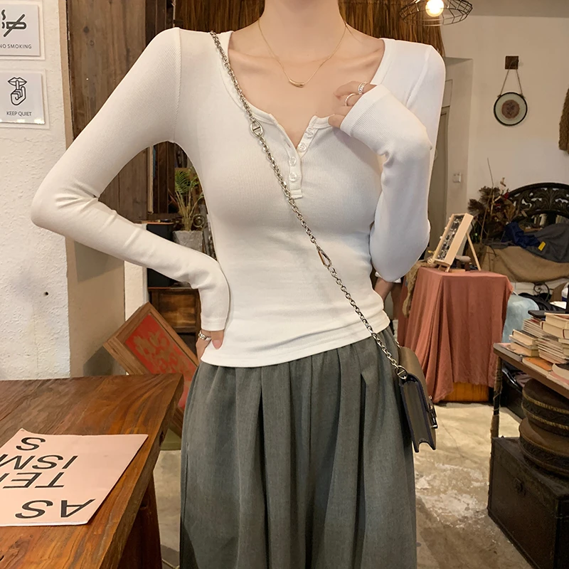 AOSSVIAO 2026 Herbst Damen T-Shirt Stilvolles Langarm-Shirt in Unifarbe mit O-Ausschnitt, schmal geschnittenes Basic-Top, vielseitiges Layering-Oberteil. – Detail 7