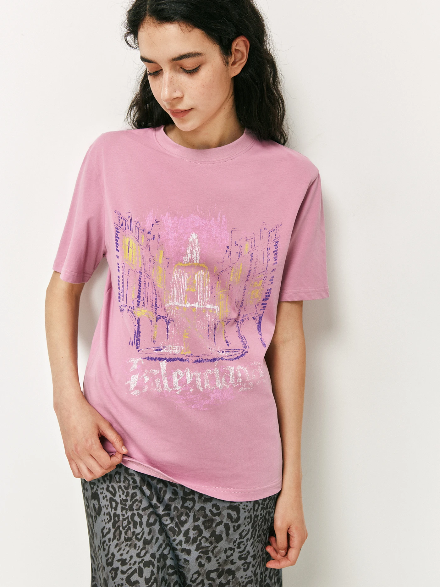 

Parisian Inspired 100gsm Cotton round Neck Short Sleeve Loose Fit Printed T-Shirt Women's Casual Wear Breathable Comfortable