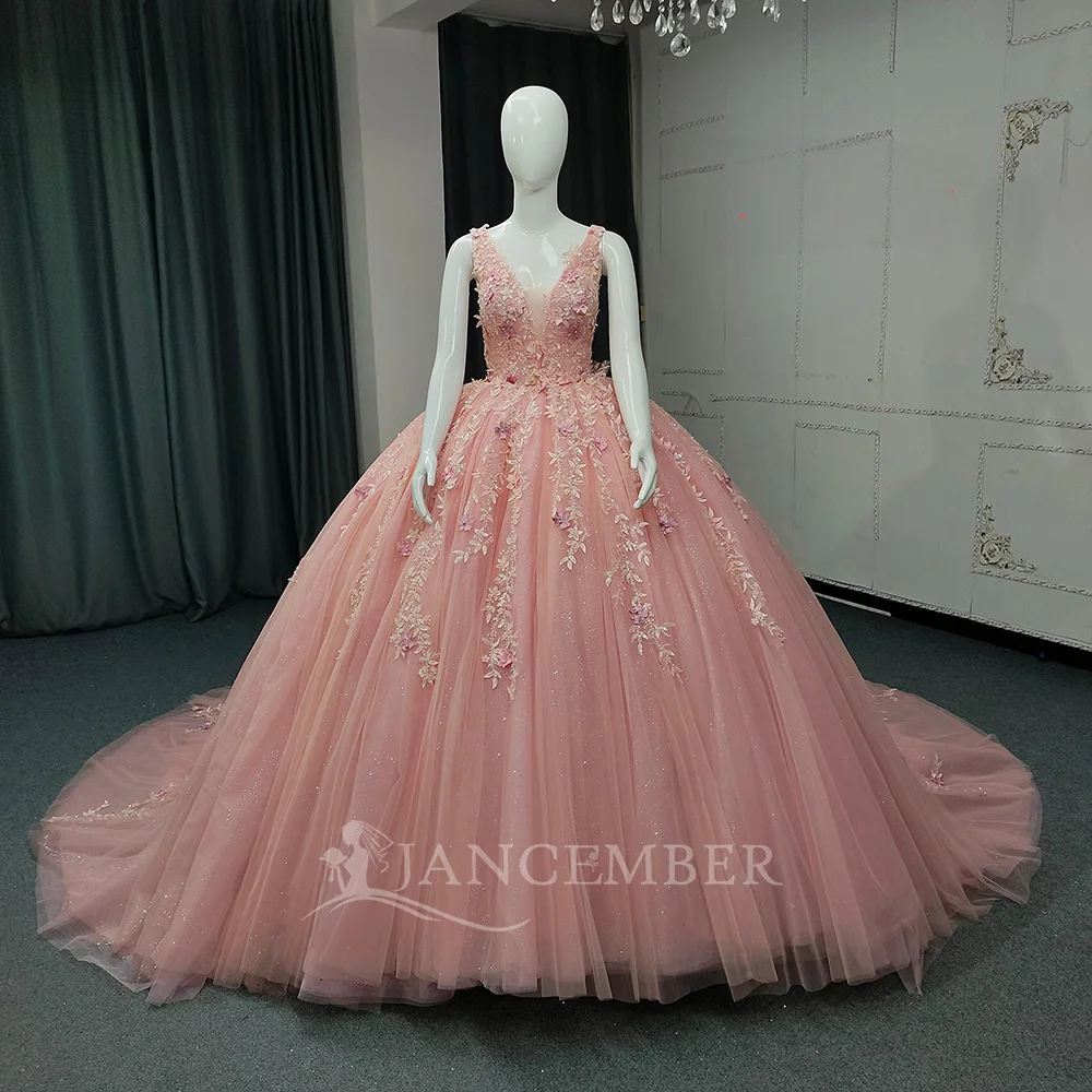 Princess 15 Quinceanera Dresses Luxury Beaded Sleeveless Ball Gown Graduation Gown Customized vestidos de 15 años quinceañeras
