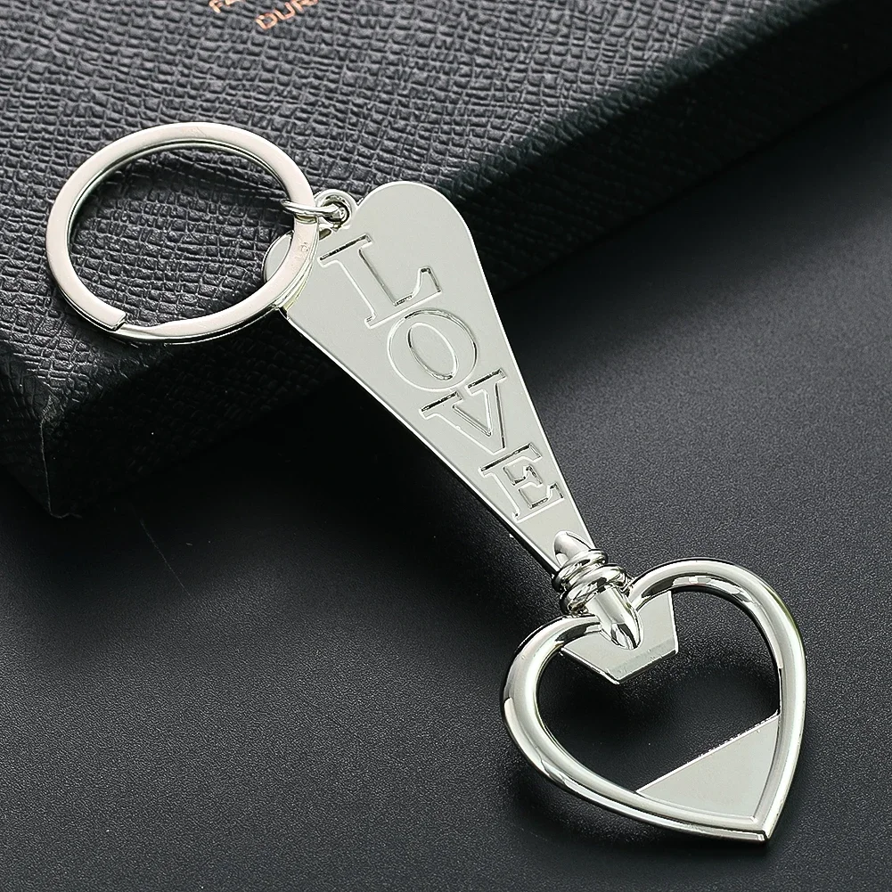 Gantungan Kunci Pembuka Botol Berbentuk Hati Logam Portabel Luar Ruangan dengan Alat Multifungsi Berukir Cinta Pembukaan Bir Berkemah Mendaki