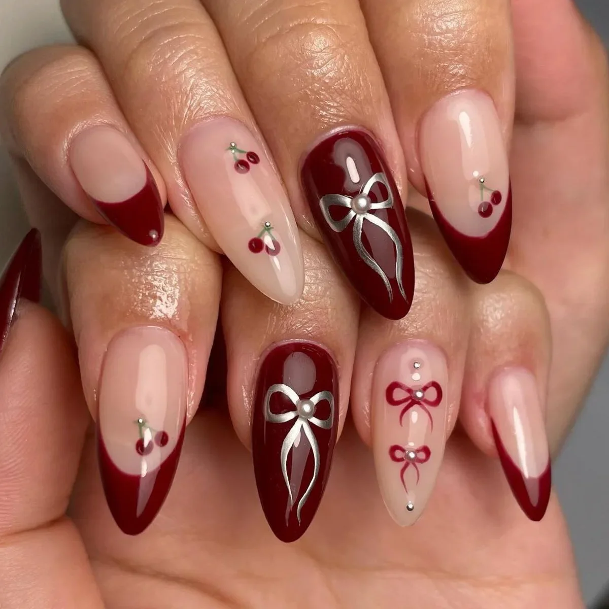 24pcs French Simple Wine Red Fake Nails New Year Almond Press on Nails Valentine Bownot Designs Wearable Acrylic False Nail Tips