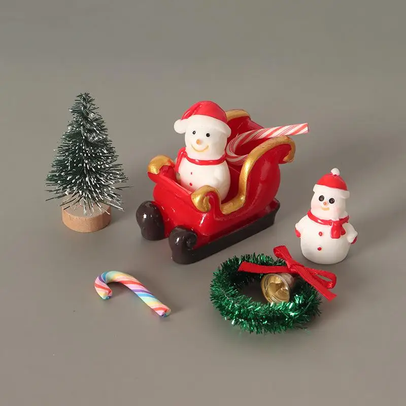 Affordable 4-7 Pcs Christmas Miniature Decor Set Snowman Sleigh Pine Tree Wreath for Budget Friendly Xmas Decor
