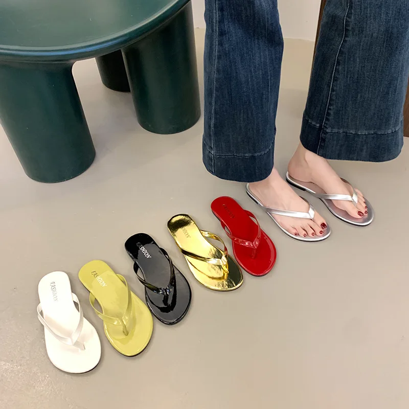 2026 new Spring/summer/women slippers candy-colored beach sandals outdoor wild fashion ladies flip flops 35-42