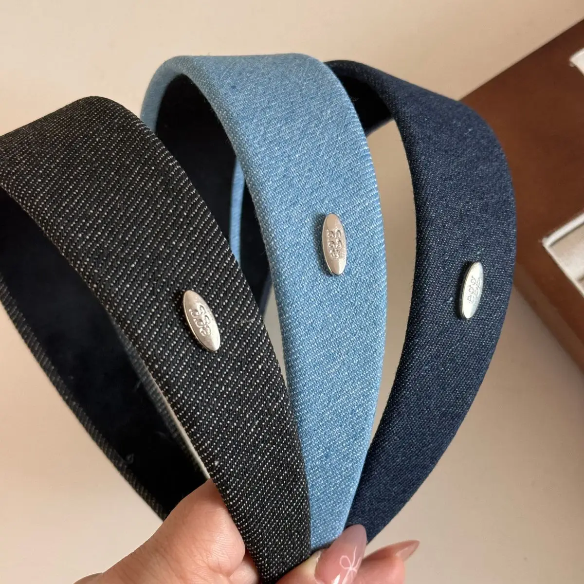 Sweet and Cool Denim Silver Small Round Label Light Blue Thin Headband Women's Daily New Retro Niche Advanced Face Wash Headband