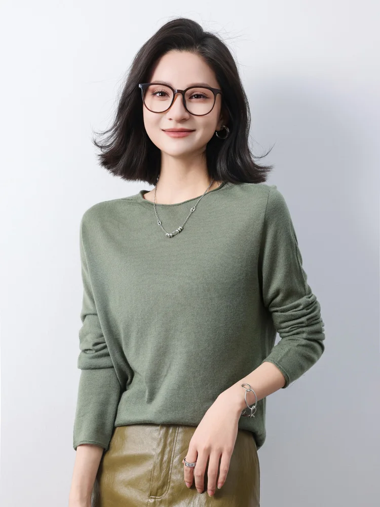 

2025 classic wool pullover fashionable sweater comfort round neck long sleeved knitted soft warm basic top for women