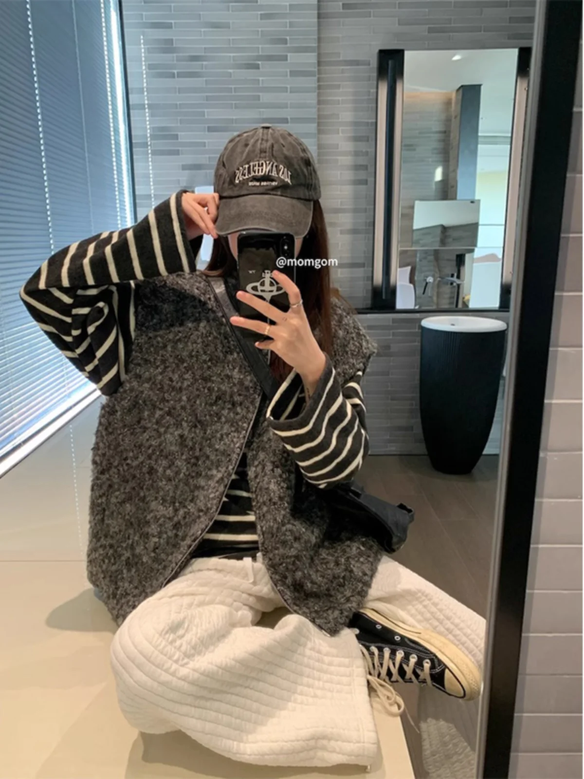 

Vests Waistcoats Thick Womens Waistcoat For Woman 2025 Autumn Corduroy Lapels Notched Classical Varsity Grunge Urban Layering OL