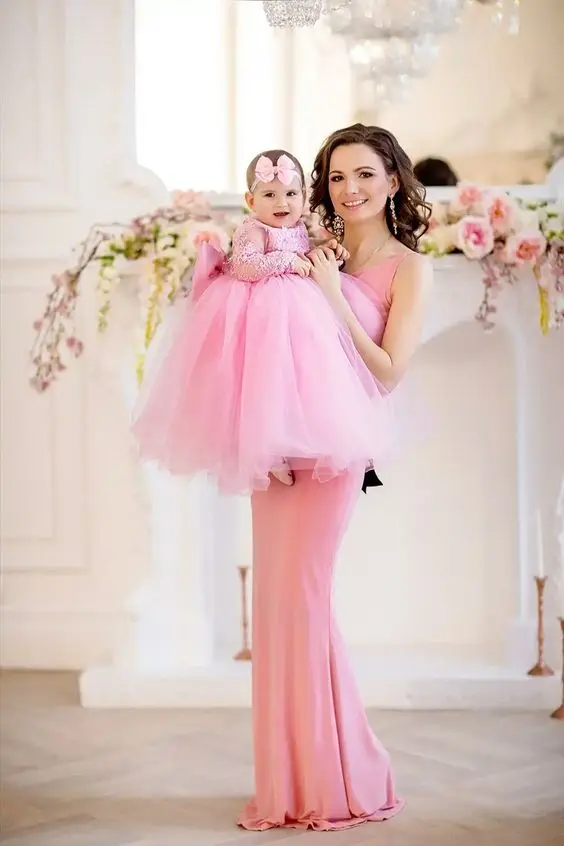 Pink Mother Daughter Matching Dresses Photoshoot Mommy and me Outfits Mom and Kids Dressesfor First Birthiday or Babyshower