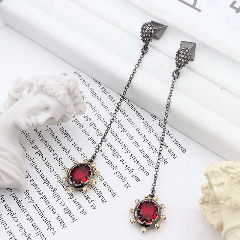 

Модные и персонализированные серьги с красными драгоценными камнями европейскими и американскими гениальными дизайнерами