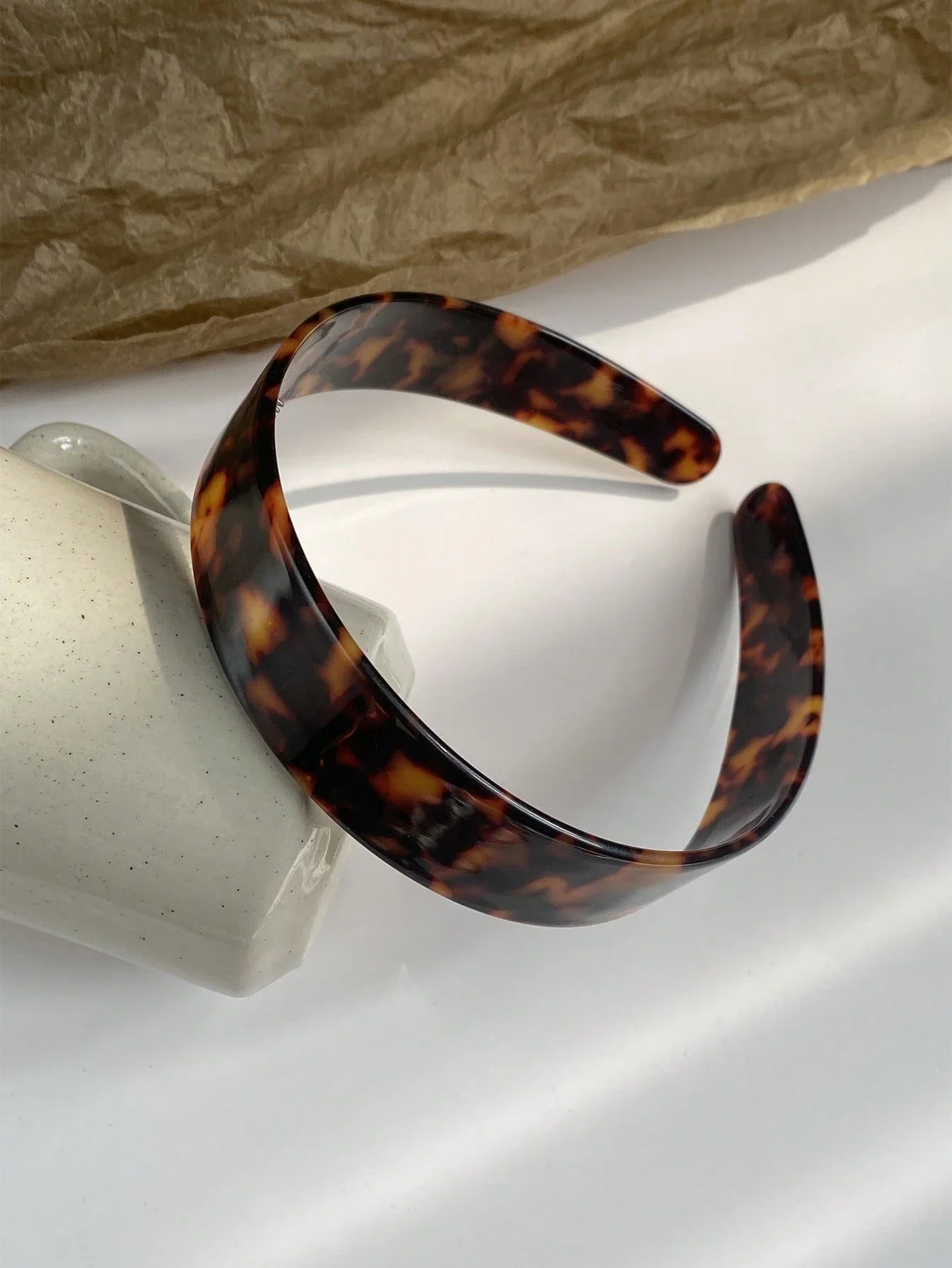 

1 шт. Французская классическая модная широкая повязка на голову из ацетатного материала с леопардовым принтом, с нескользящими зубцами, гладкой поверхностью, толстая, для женщин