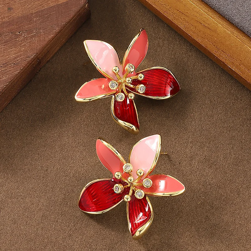 Fashionable, exquisite and personalized, light and luxurious oil-dropped flower earrings, simple and versatile, commuter earring