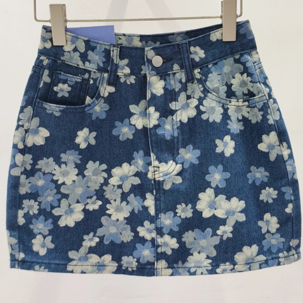 

Blue printed denim skirt for women's summer new high waisted slimming floral A-line short skirt