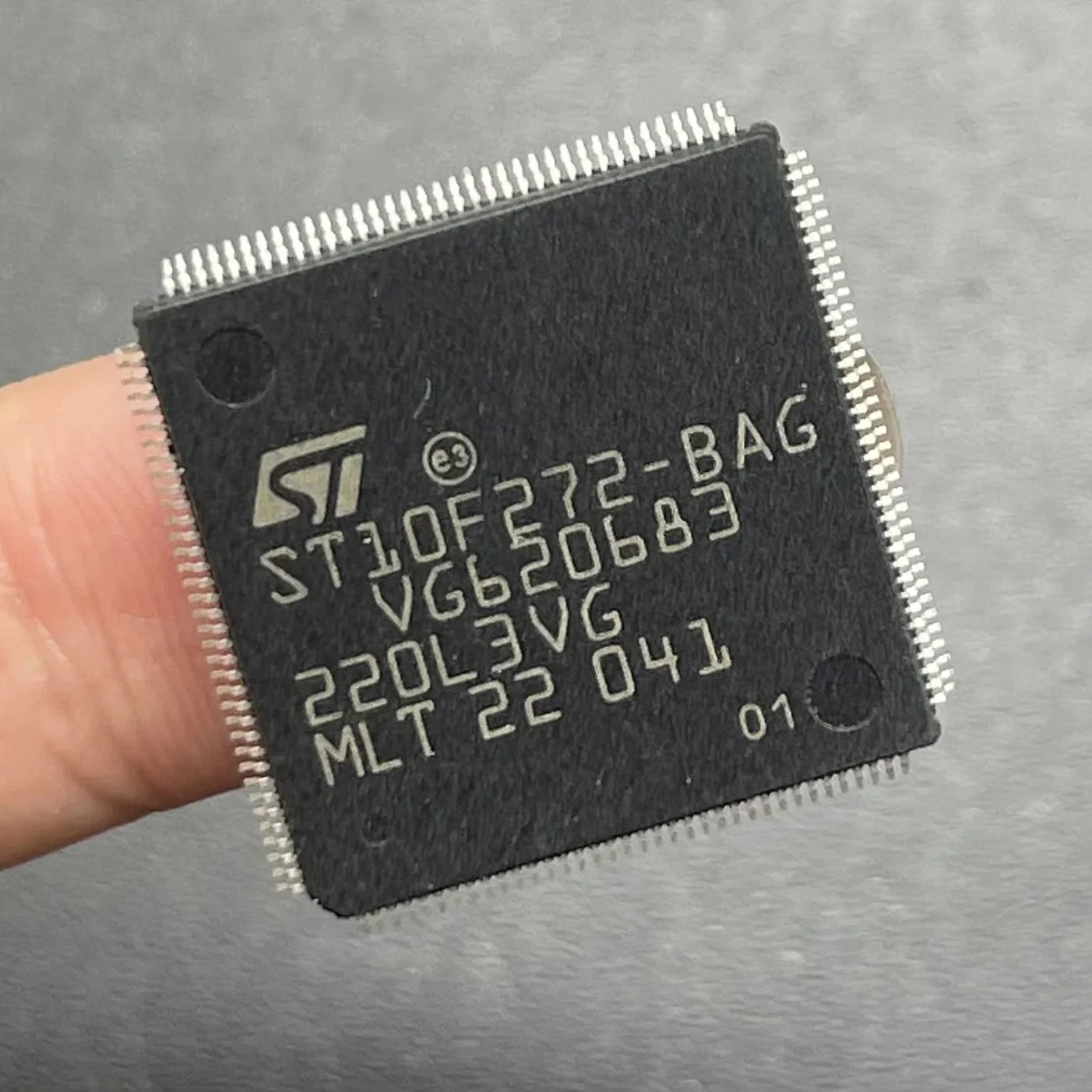 

ST10F272-BAG STlOF272-BAG ST новый для модуля усилителя мощности Audi, процессор, микросхема, транспондер