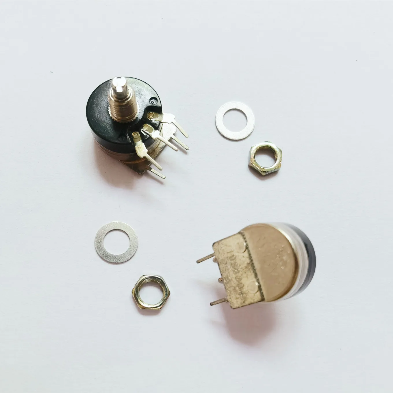 Original neue 100% RV16YP 10 s B101 einzelnen einlass potentiometer 100 R 200R 1 karat 2 karat 3 karat 5 karat 10 karat 20 karat 100 K 200 karat 250 karat 300 karat 500 karat 1 mt (SCHALTER)