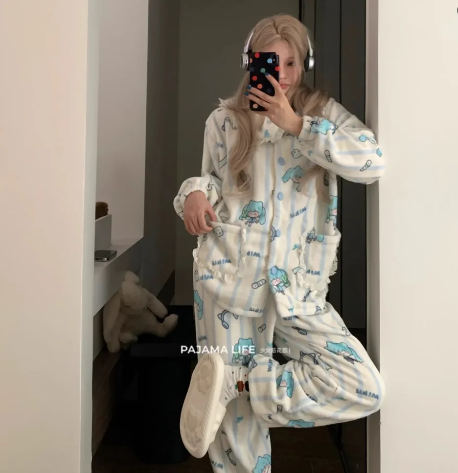 Hatsune Miku flannel pajamas autumn and winter women\'s new plush warm student cartoon cute can wear outside home clothes