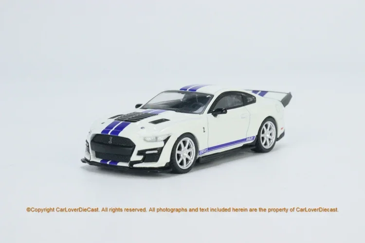 1:64 Ford Mustang Shelby GT500 model alloy die cast car model, boy's collection toy ornament, superior room decoration.