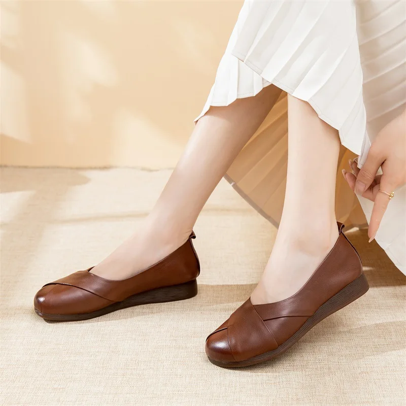 

Spring 2025 Flat Bot Genuine Leather Soft Sole Women's oes Retro Sle Casual Loers Comfortable All-Season Mom oes