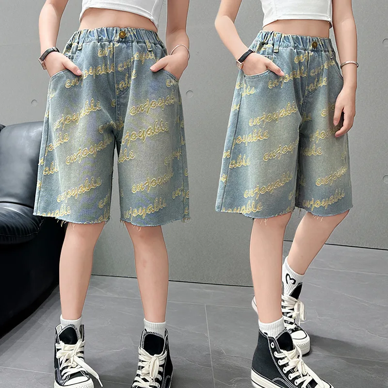 

Новое поступление лета, детские рваные джинсовые шорты для девочек с буквенным принтом, детские модные джинсы-капри до середины икры со сломанными отверстиями