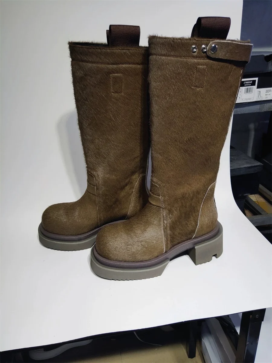 Stivali con suola grossa Bogun in vera pelliccia punk fatti a mano personalizzati di alta qualità al ginocchio