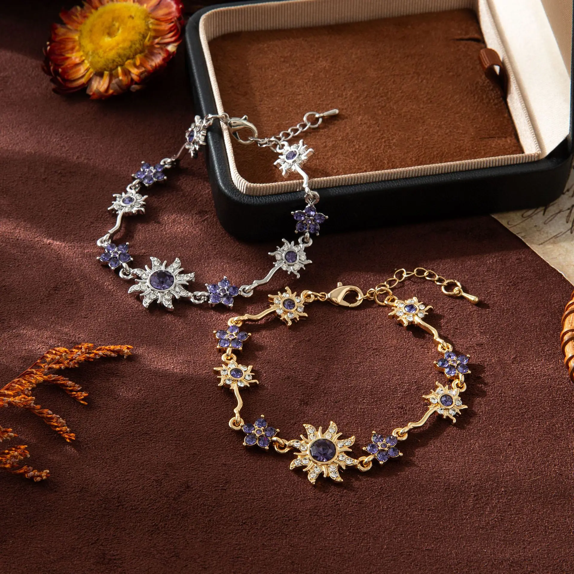 

Fresh And Sweet Flowers Cute Purple Sunflower Princess Light Luxury And High-End Women's Bracelet Flowers Pearl Bracelet Women