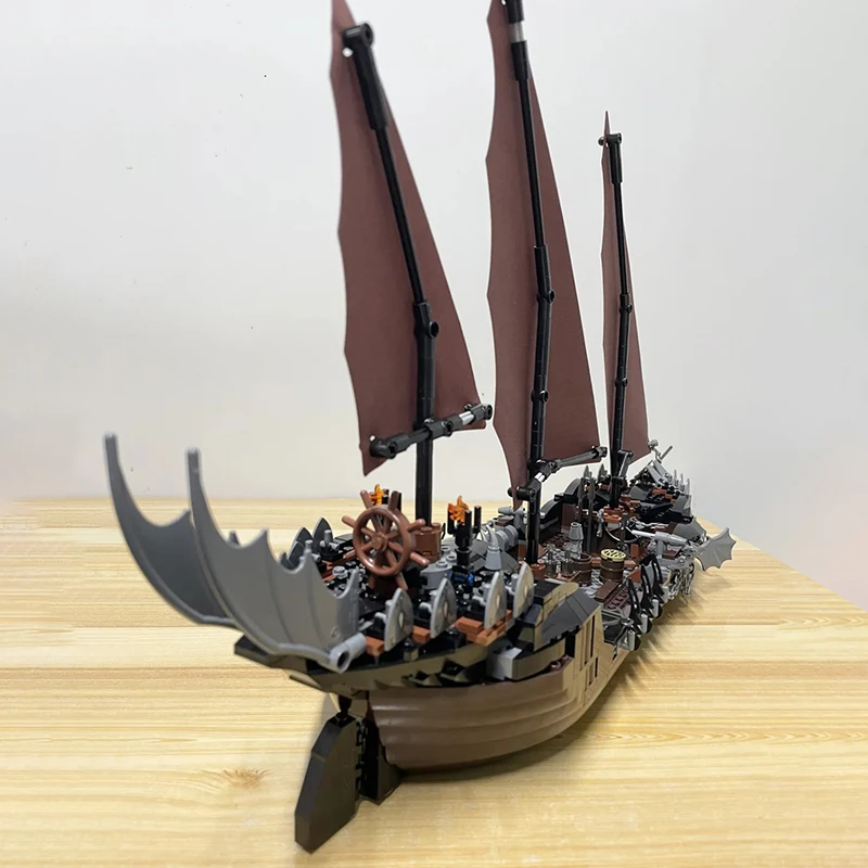 756PCS Creativo L'anello del Signore Nave Pirata Ambush Building Blocks Con 9 Figure Mattoni da Costruzione Giocattoli Regalo Per Bambini Adulti