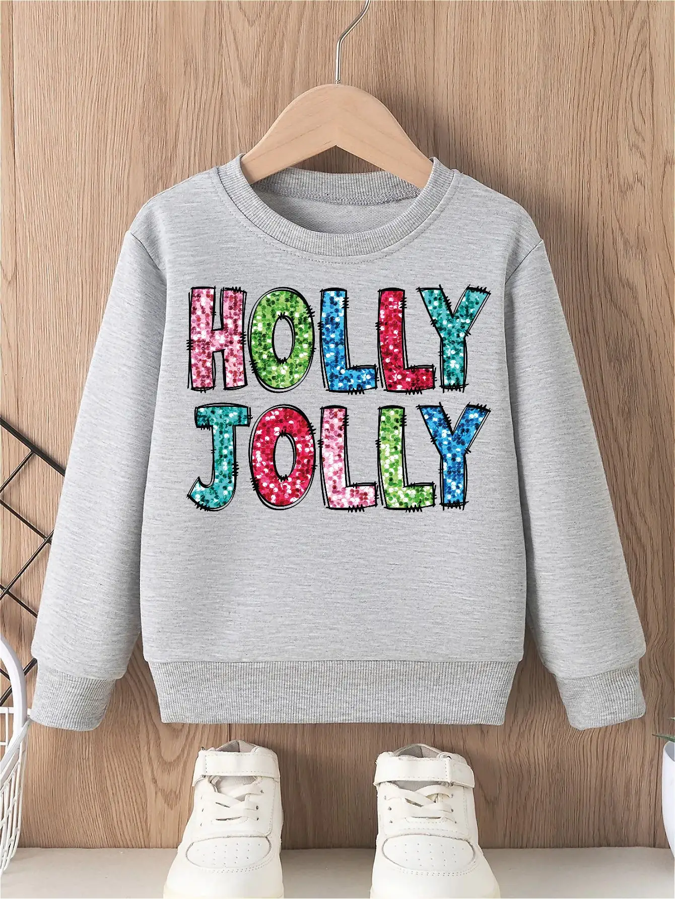هوديي للفتيات من Holly Jolly مع نمط ترتر مضحك بنمط حروف كاجوال مريح برقبة دائرية