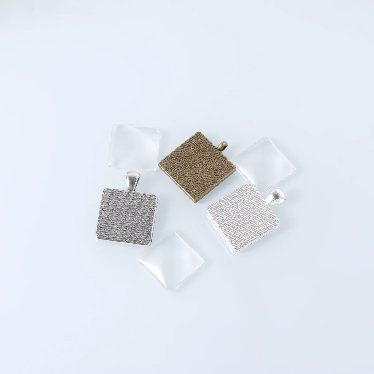 

18Sets 20Mm Square Pendant Trays Bezel Dome Tiles Retro Settings Metal Alloy DIY Jewelry Making Craft Pendant Trays