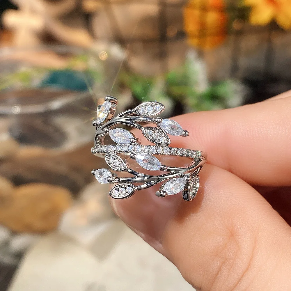 Classic Female Ring SIlver Color Twisted Interlaced Flower Leaf Ring For Women Rattan Octagon Zircon Wedding Band Jewelry