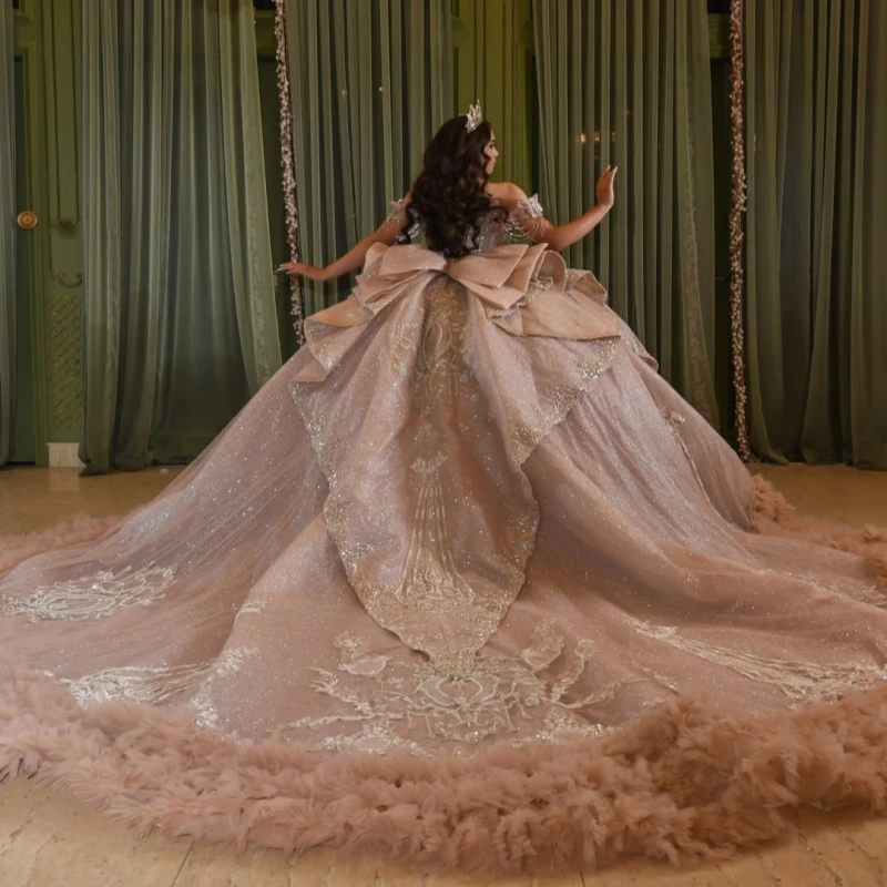 Light Brown Quinceanera Dresses Off Shoulder Ball Gown Sweet 16 Dress Applique Lace Beading Crystal Bow Tiered Tull Party Birthd