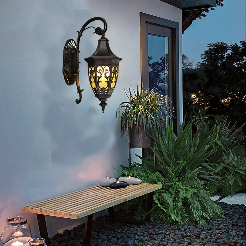 أضواء الفناء الخارجية المقاومة للماء على الطراز الأوروبي في الهواء الطلق، أضواء مدخل الفيلا المنزلية، أضواء الجدار الخارجية لشرفة السياج