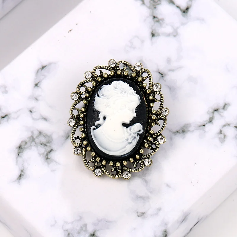 France Vintage Queen Face Brooch Beauty Women Head Brooches For Women Casual Party Office Pins Jewelry Wedding Gifts