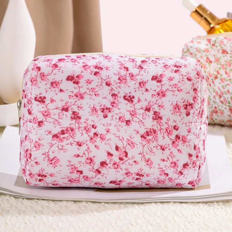 Cute Flower Makeup Organizer Bag Floral Cosmetic Bag With Zipper Cosmetic Pouch Travel Essentials for Women Girl