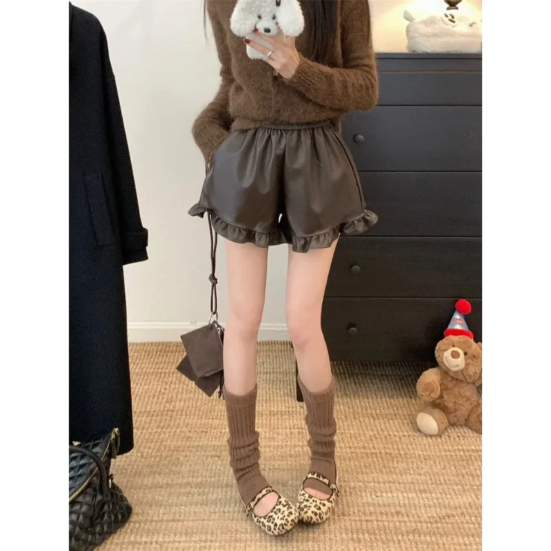 블랙 레트로 PU 가죽 반바지 여성용 캐주얼 팬츠 가을 신상 하이웨이스트 러플 다용도 핫걸 와이드 레그 팬츠