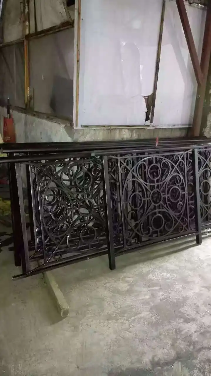 Wrought IronDecorative French Balcony Railing Hand-Forged Black Iron Handrail with Ornamental Metal Balusters