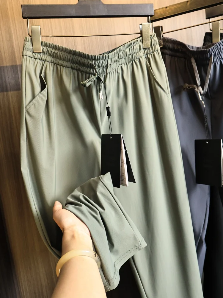 

Ice Sensation High Elasticity Ice Silk Elastic Waist Straight Leg Casual Pants Men's Summer Pure Color Black Technology