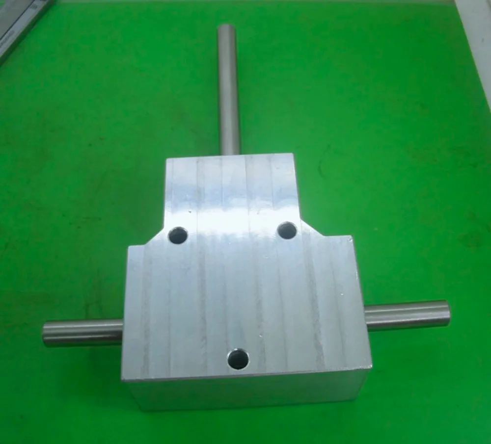

Heavy duty spiral bevel gear box 90 degree angle double output 8 mm shaft gear box reduction ratio:1:1